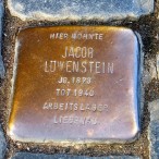 Jacob_Löwenstein_1873-1940,_Holocaust_victim_Arbeitslager_Liebenau,_Stolperstein_Celle_Zöllnerstraße_44 by Bernd_Schwabe_Wikipedia-crop