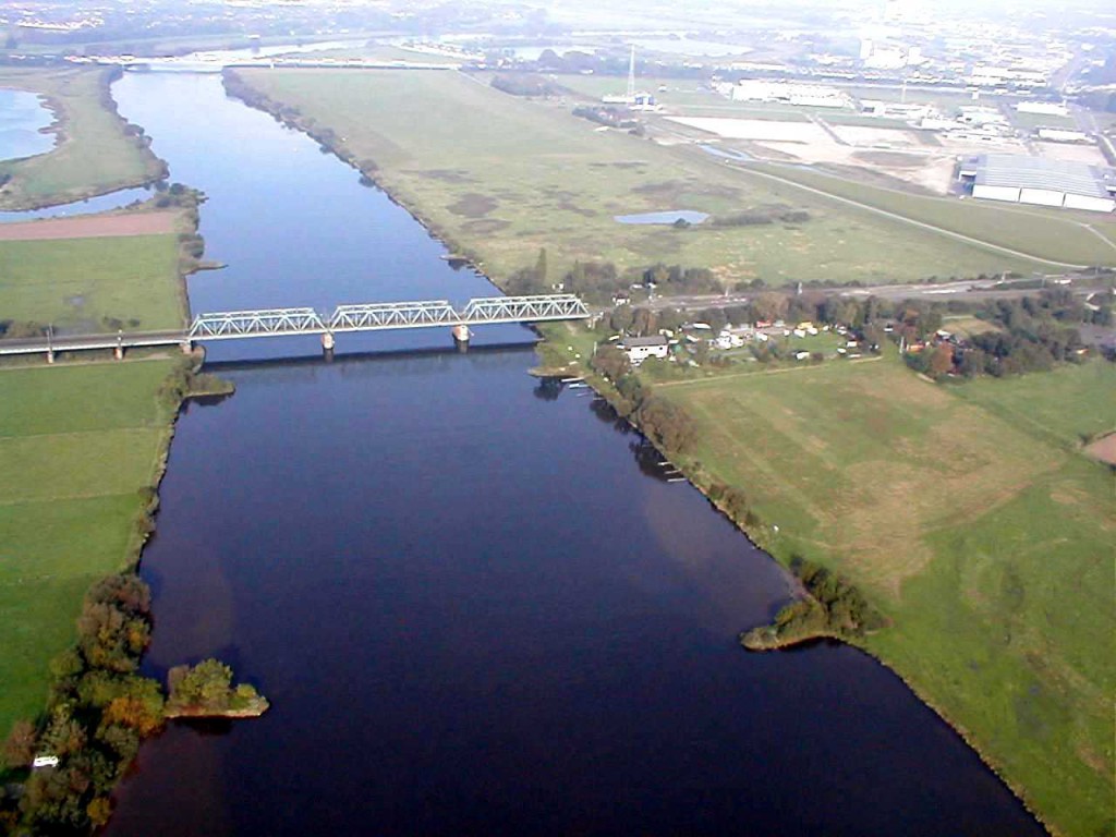 229,807 Weserbrücke m. Weserblick