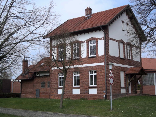 640-Warmsen-Bahnwaerterhaus