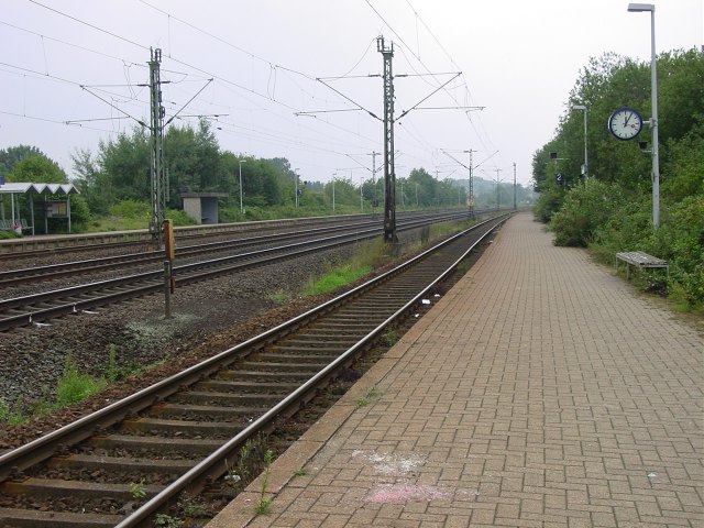 640-Lemfoerde, Bahnsteig 2, Nord - Sud