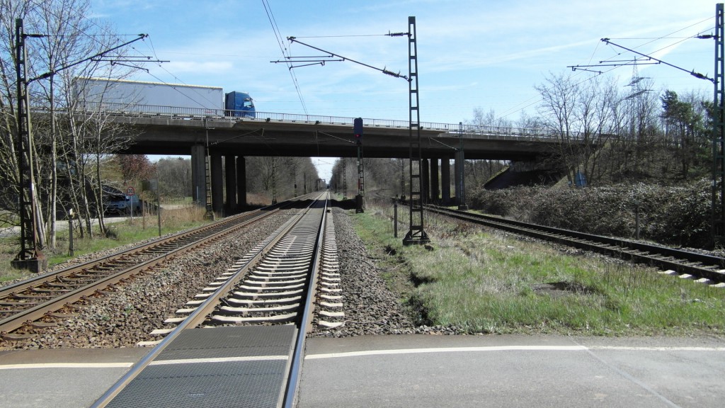 053,359 BÜ Auf dem Kampe - Am Exerzierplatz - Gleise Richtung Linsburg